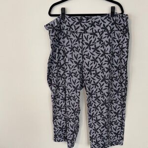 Lands' End Black and White Patterned Capris